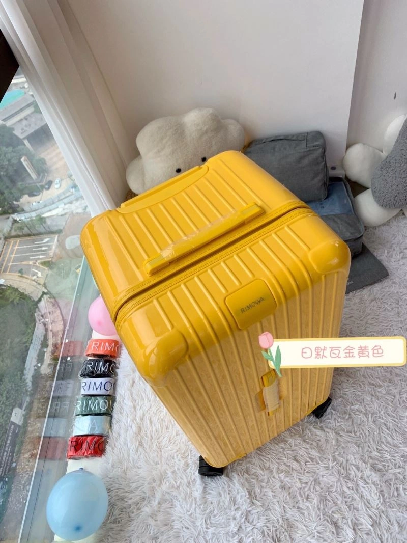 Bold Rimowa Suitcase 69384