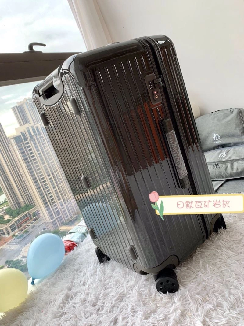 Colorful Rimowa Suitcase 69418