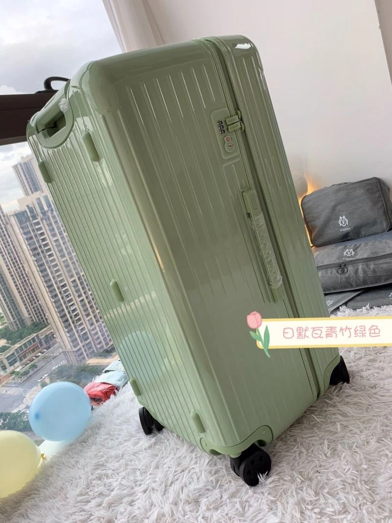 StreetReady Rimowa Suitcase 69367
