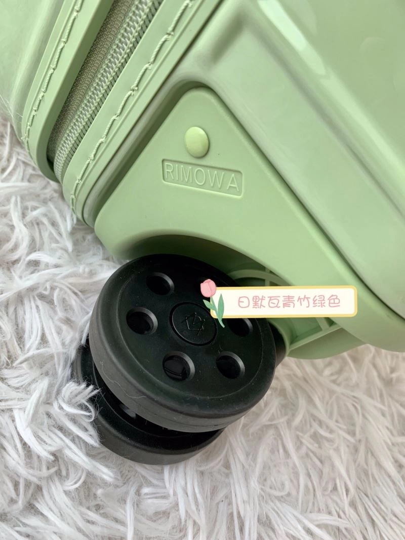 StreetReady Rimowa Suitcase 69367