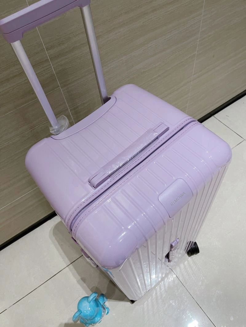 AllSeason Rimowa Suitcase 69363