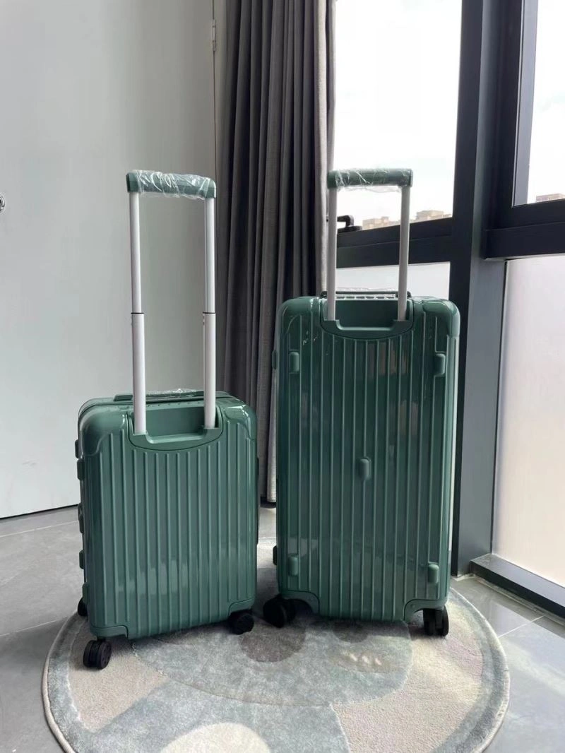 Rimowa Suitcase Durable 69366