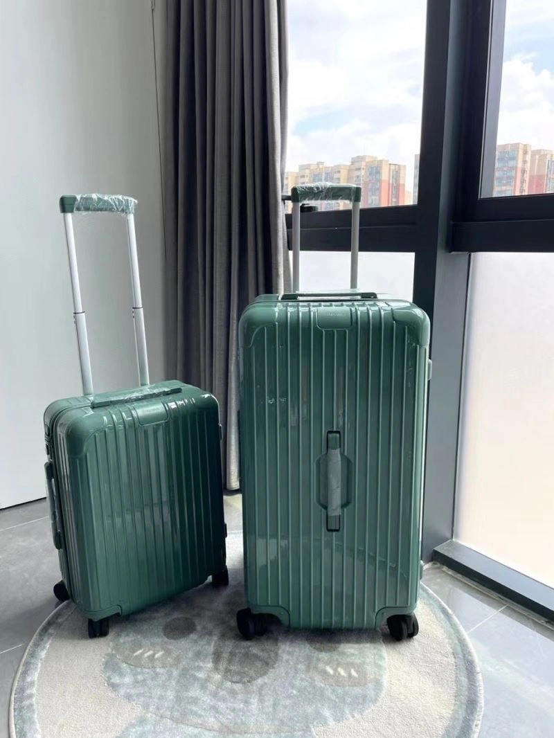Rimowa Suitcase Durable 69366