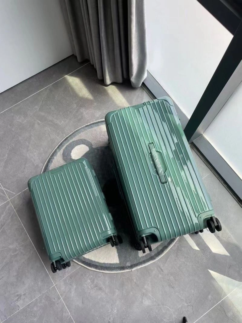 Rimowa Suitcase Durable 69366
