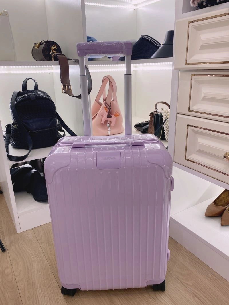 Neat Rimowa Suitcase 69354