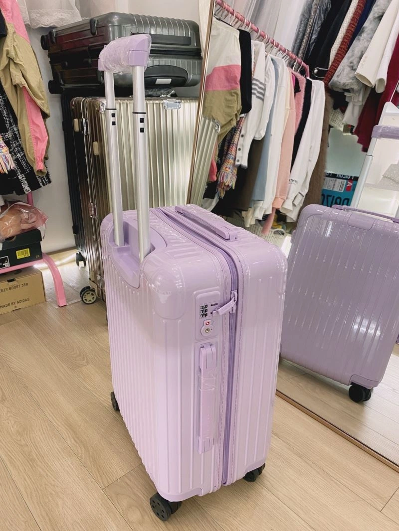 Neat Rimowa Suitcase 69354