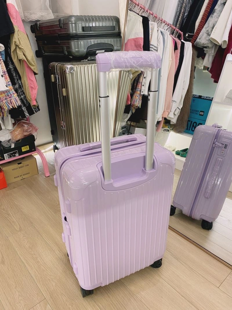 Neat Rimowa Suitcase 69354