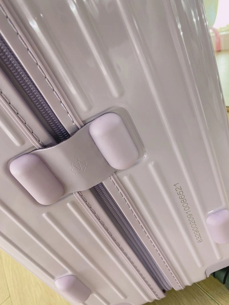 Neat Rimowa Suitcase 69354