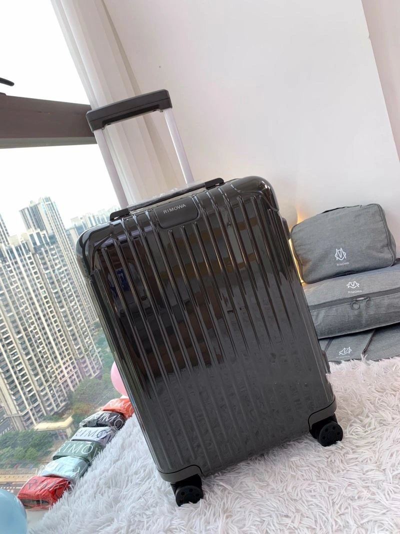 Durable Rimowa Suitcase 69353