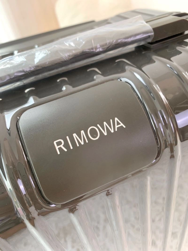 Durable Rimowa Suitcase 69353