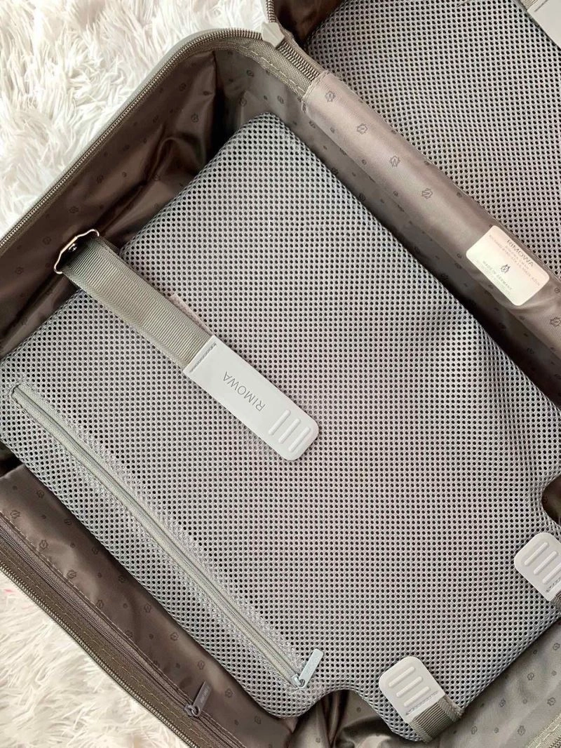 Durable Rimowa Suitcase 69353