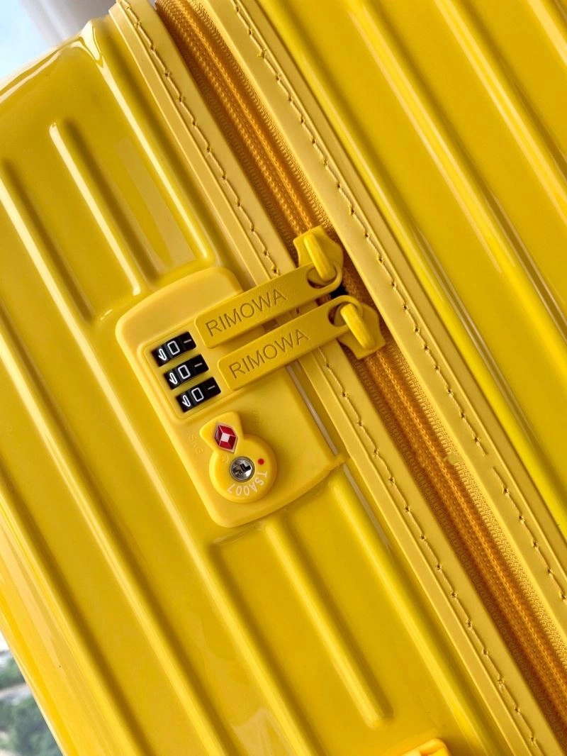 Rimowa Suitcase Reliable 69394