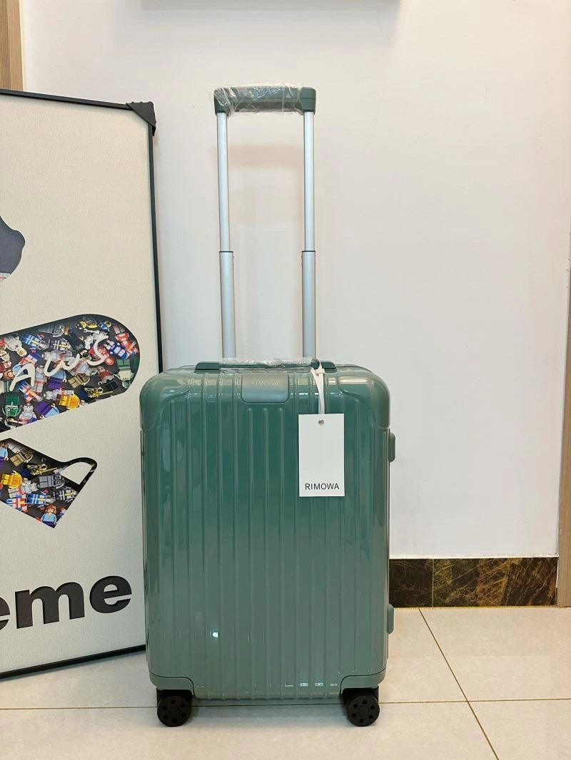 Seasonal Rimowa Suitcase 69349