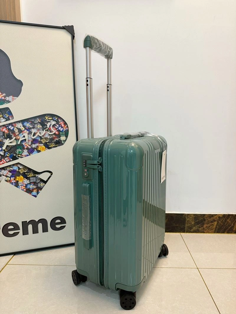 Seasonal Rimowa Suitcase 69349