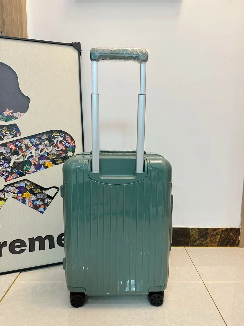 Seasonal Rimowa Suitcase 69349