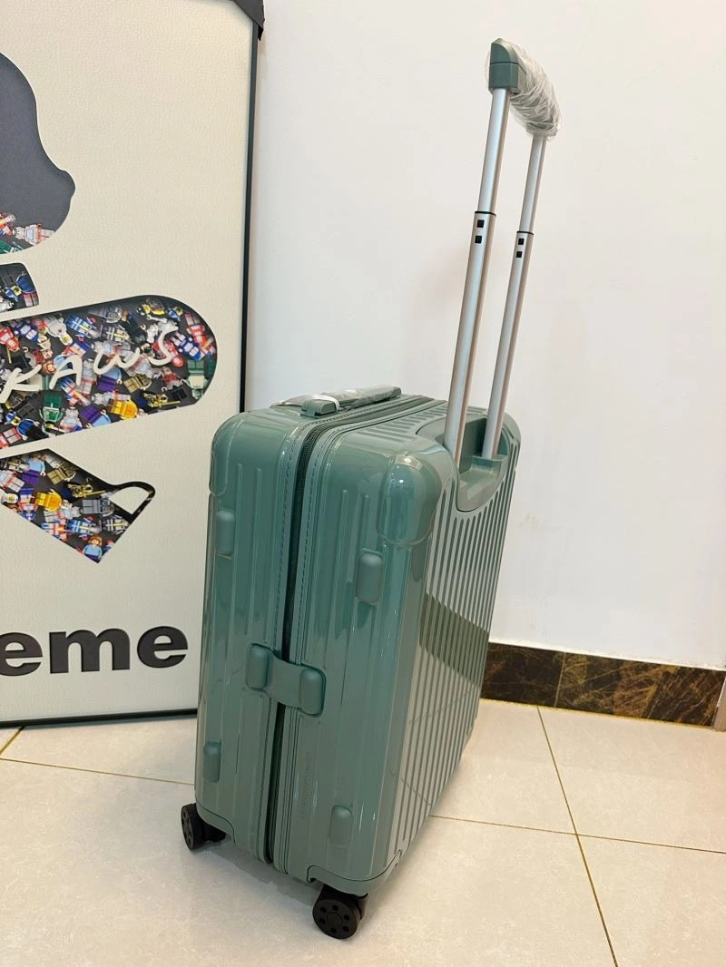 Seasonal Rimowa Suitcase 69349