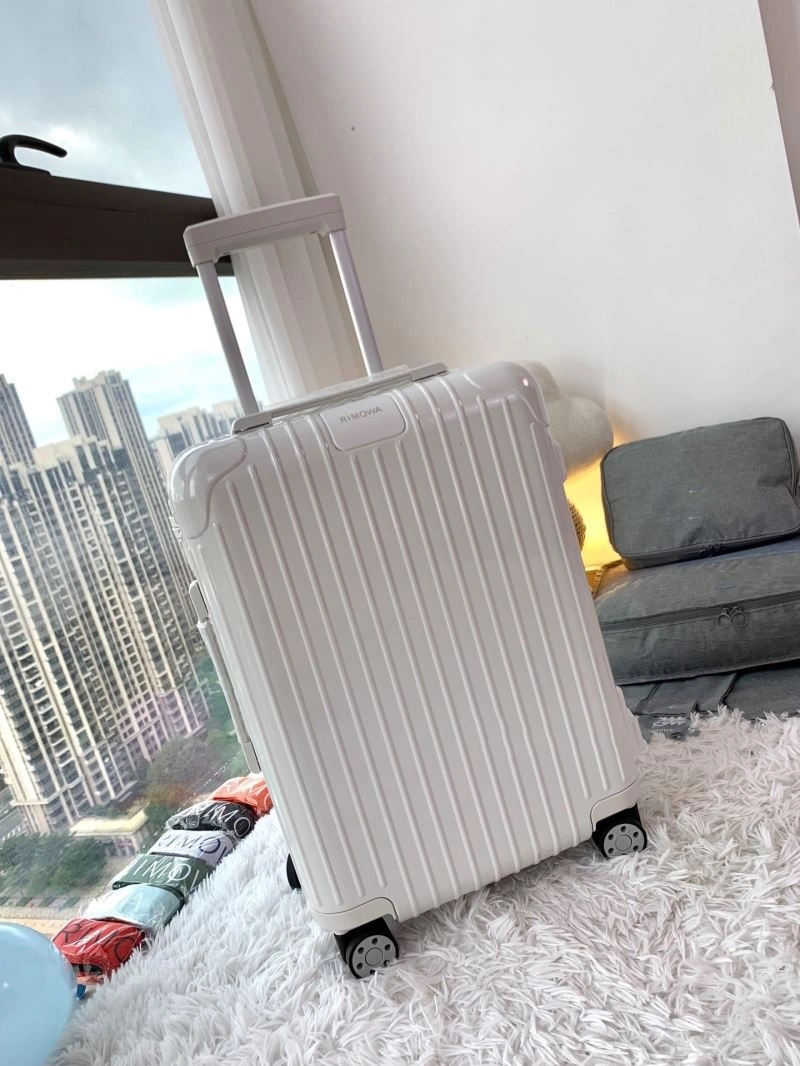 DailyWear Rimowa Suitcase 69350