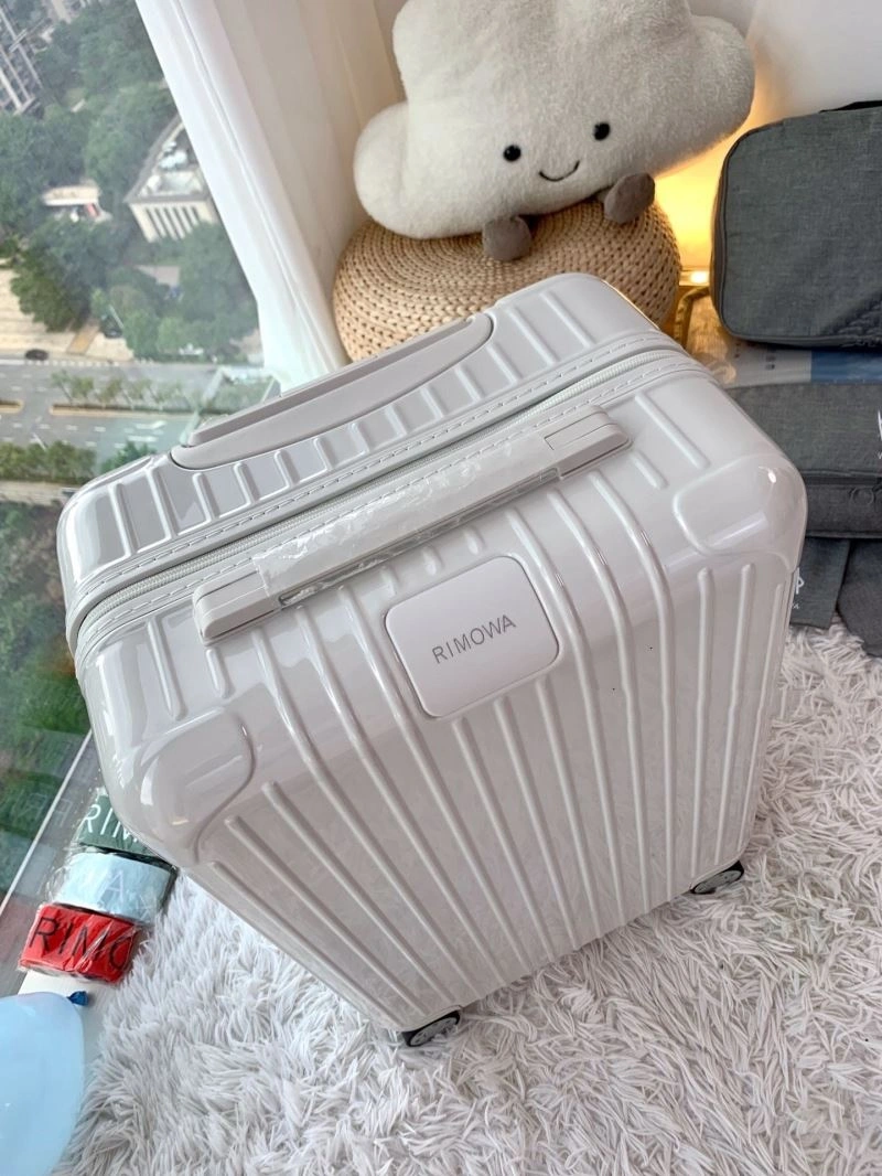 DailyWear Rimowa Suitcase 69350