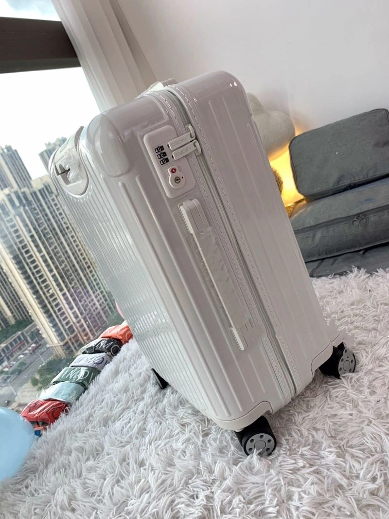 DailyWear Rimowa Suitcase 69350