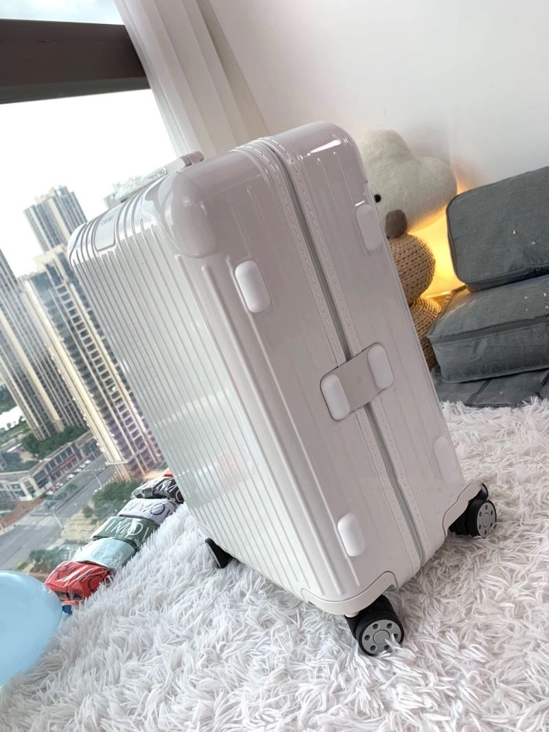 DailyWear Rimowa Suitcase 69350