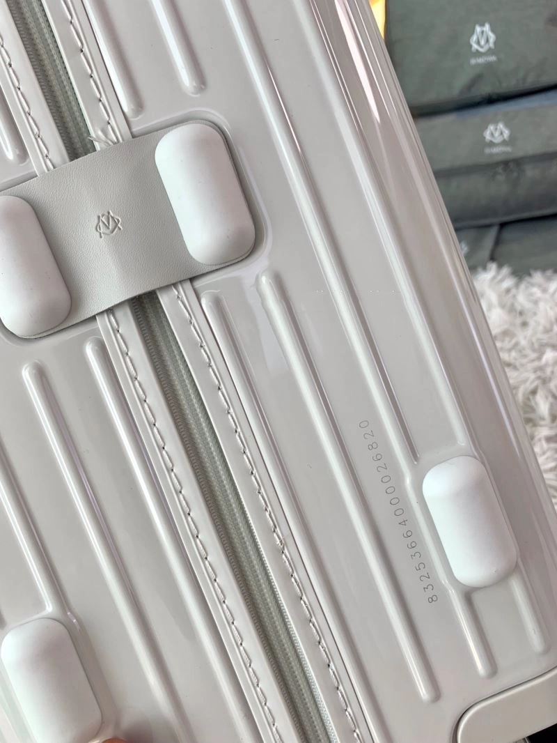 DailyWear Rimowa Suitcase 69350