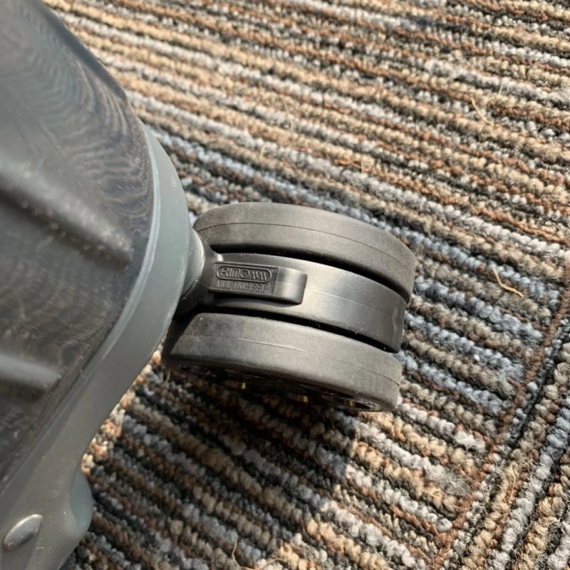 Rimowa Suitcase Resilient 69341