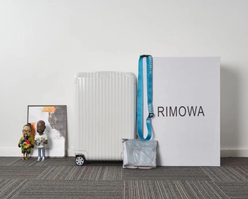HighPerformance Rimowa Suitcase 69347