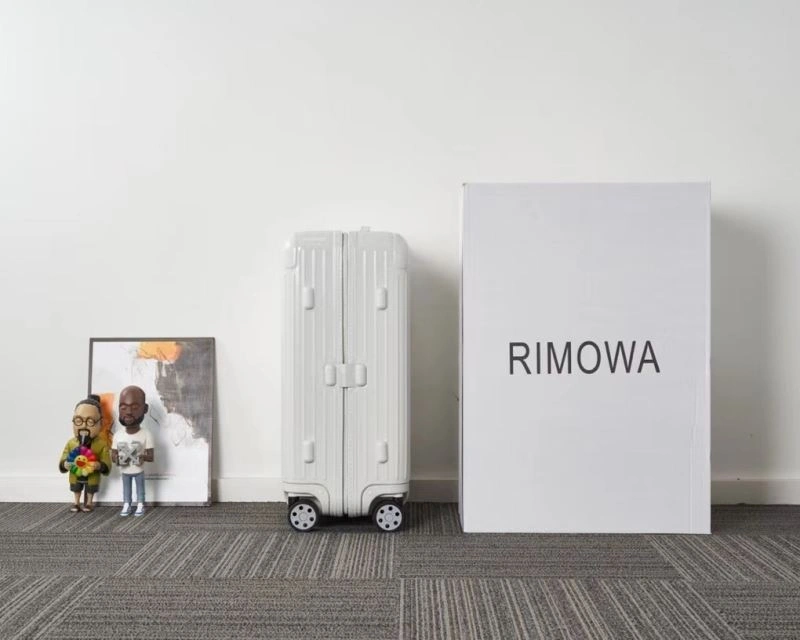 HighPerformance Rimowa Suitcase 69347