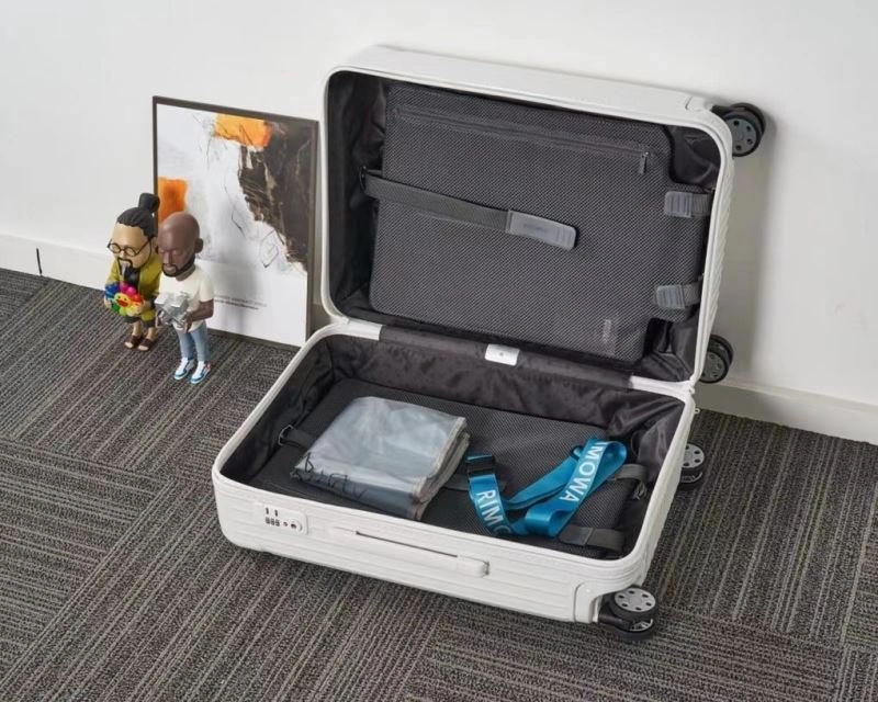 HighPerformance Rimowa Suitcase 69347