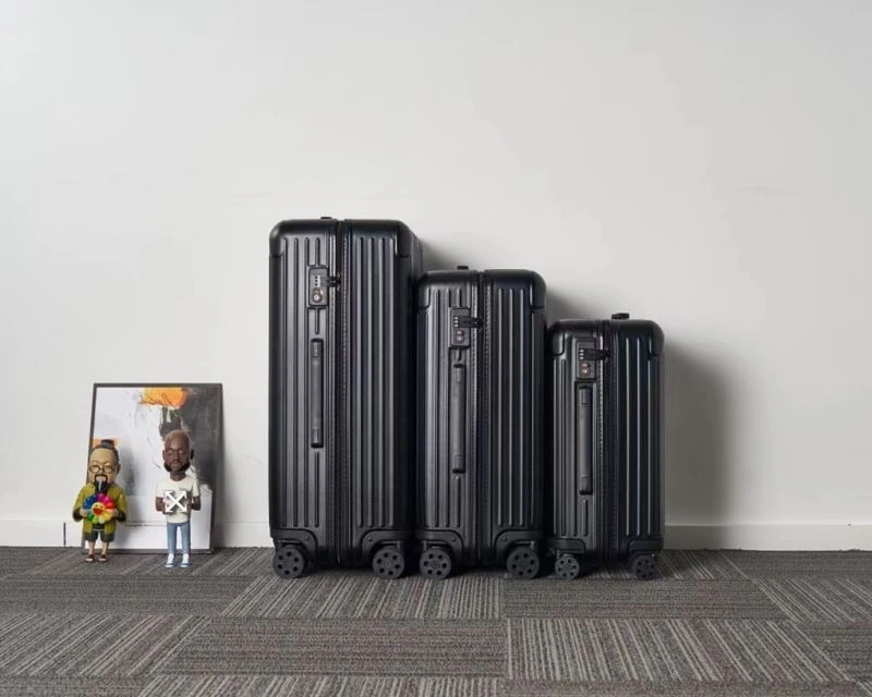 WeatherProof Rimowa Suitcase 69339