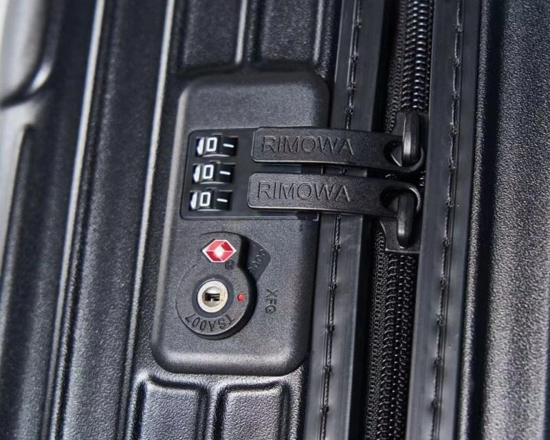 WeatherProof Rimowa Suitcase 69339