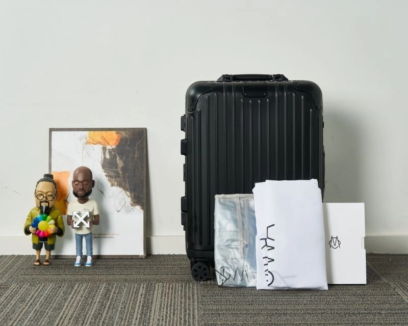 Rimowa Suitcase EyeCatching 69331