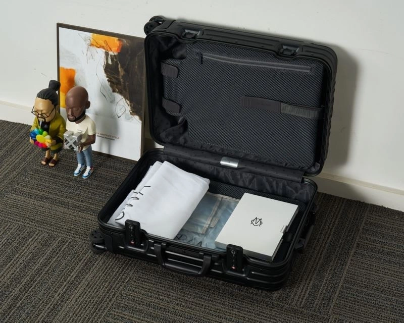 Rimowa Suitcase EyeCatching 69331