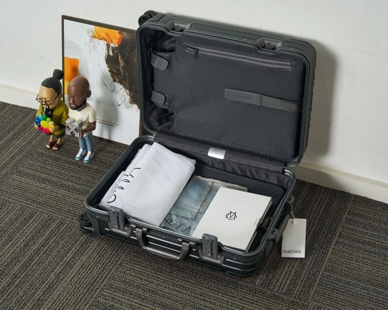 TravelReady Rimowa Suitcase 69336