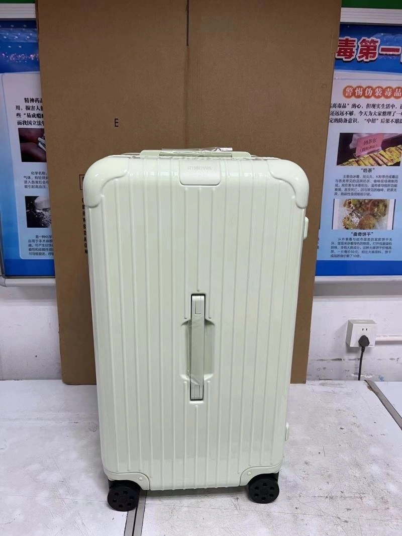 HighPerformance Rimowa Suitcase 69328