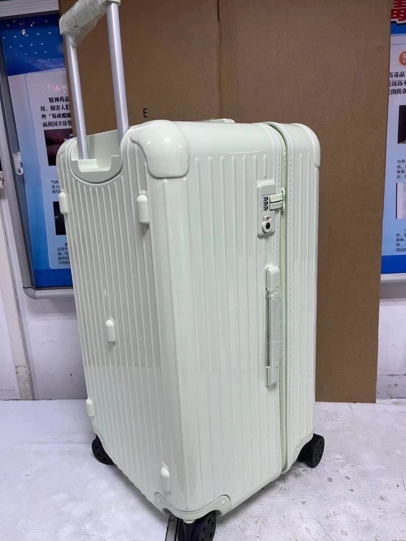 HighPerformance Rimowa Suitcase 69328