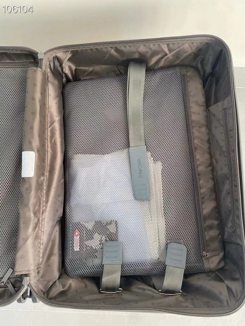 SmoothTexture Rimowa Suitcase 69271