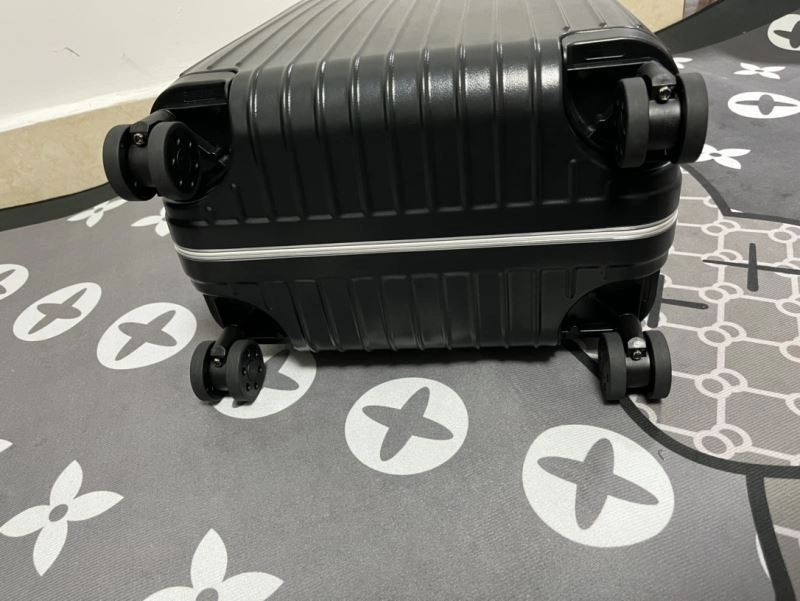 Neat Rimowa Suitcase 69321