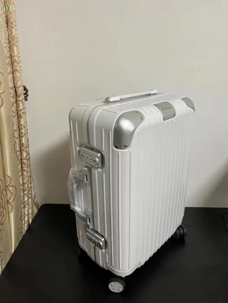 AllSeason Rimowa Suitcase 69280