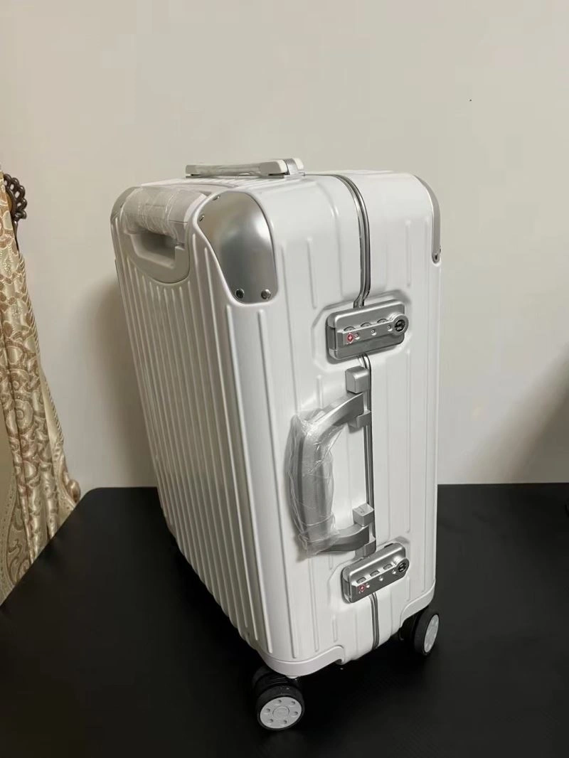 AllSeason Rimowa Suitcase 69280