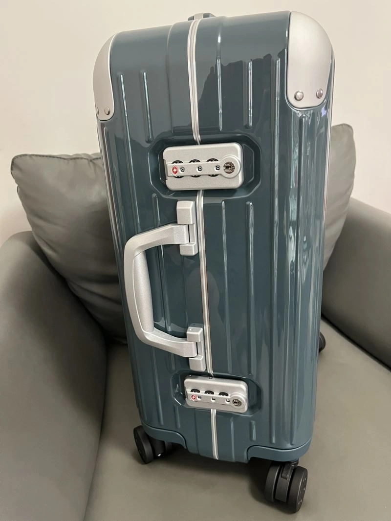FlexibleFit Rimowa Suitcase 69277