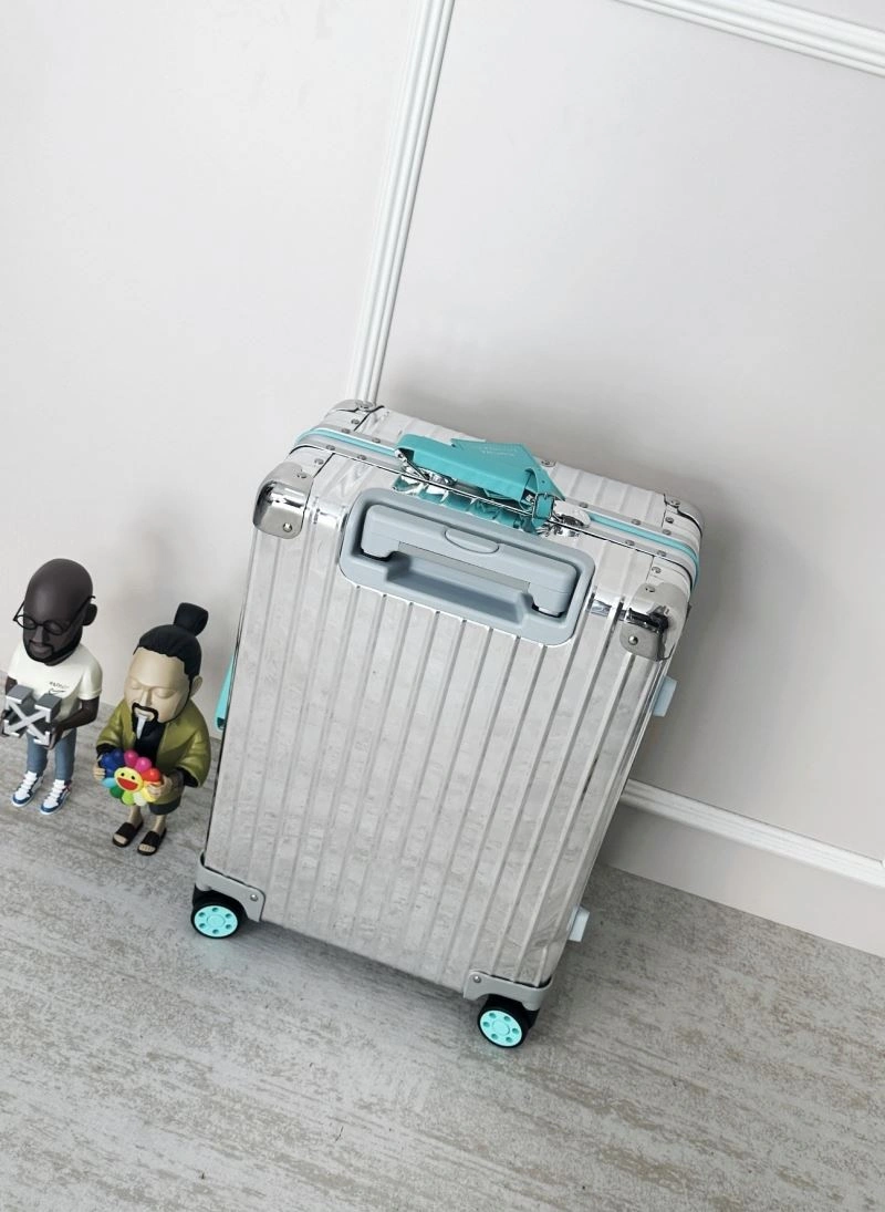 UrbanChic Rimowa x Tiffany Suitcase 69276