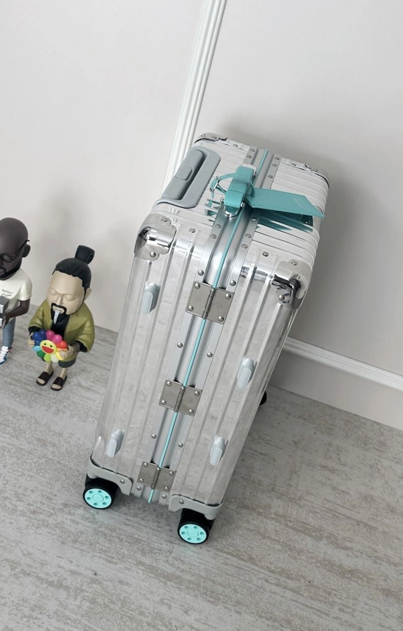 UrbanChic Rimowa x Tiffany Suitcase 69276