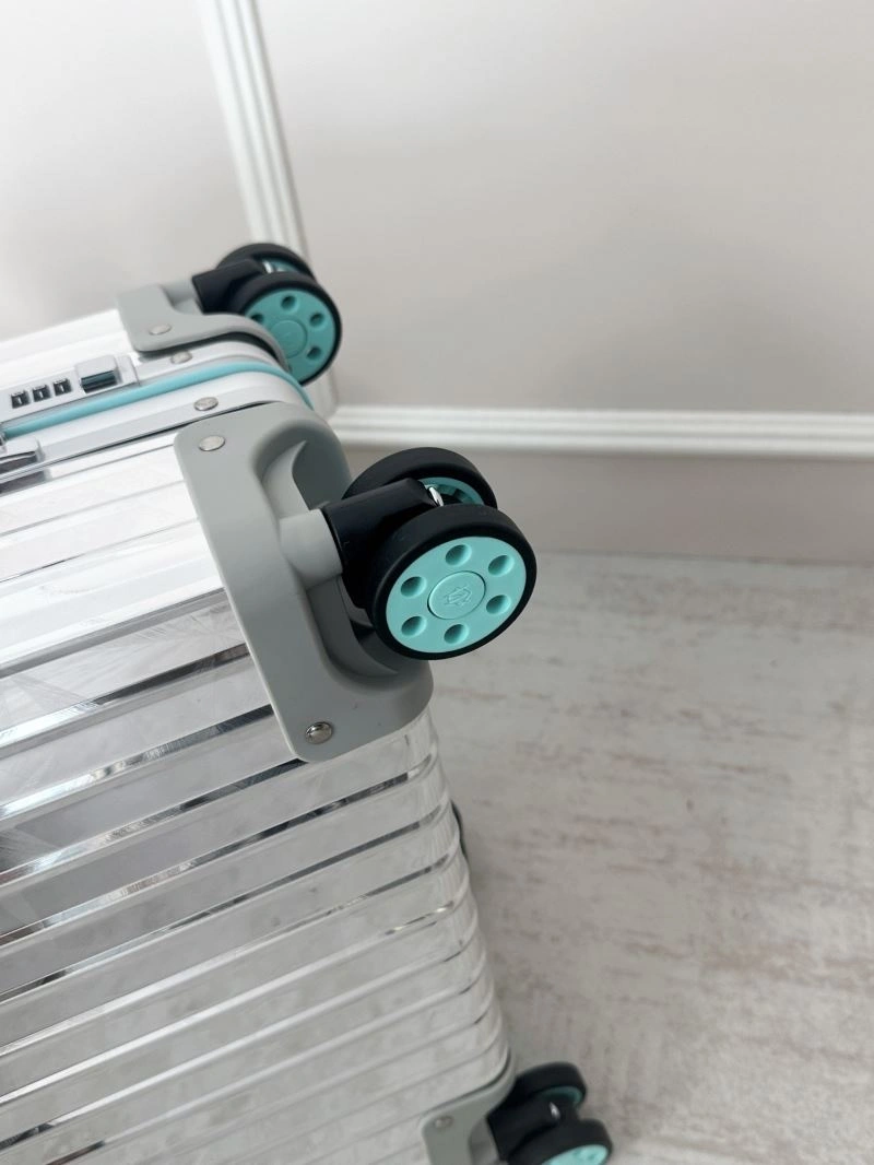 UrbanChic Rimowa x Tiffany Suitcase 69276