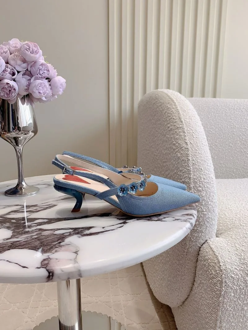 Fashionable Roger Vivier Sandals 9052
