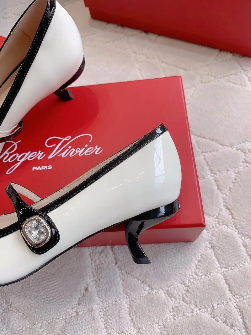 Youthful Roger Vivier Sandals 9047
