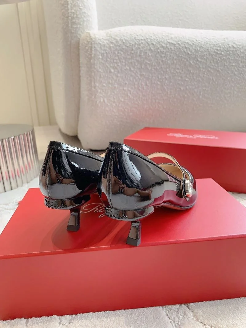 Elegant Roger Vivier Sandals 9051