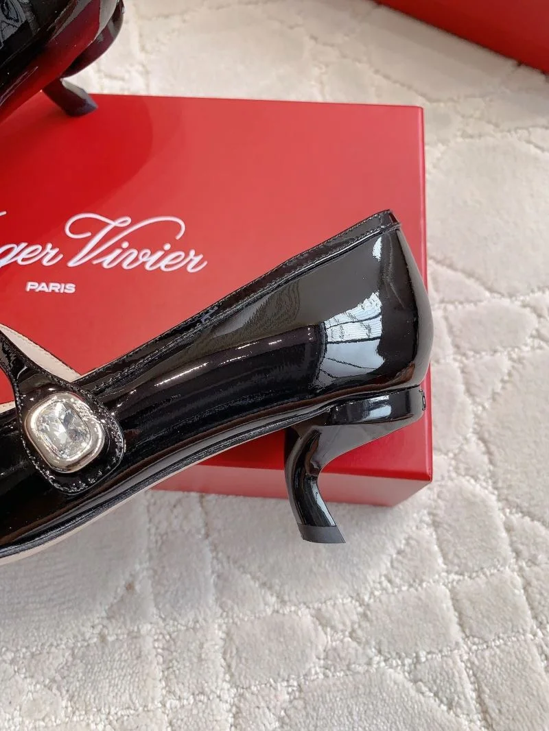 Elegant Roger Vivier Sandals 9051