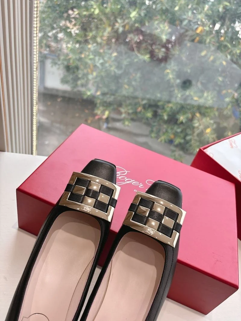 Elegant Roger Vivier Sandals 9021