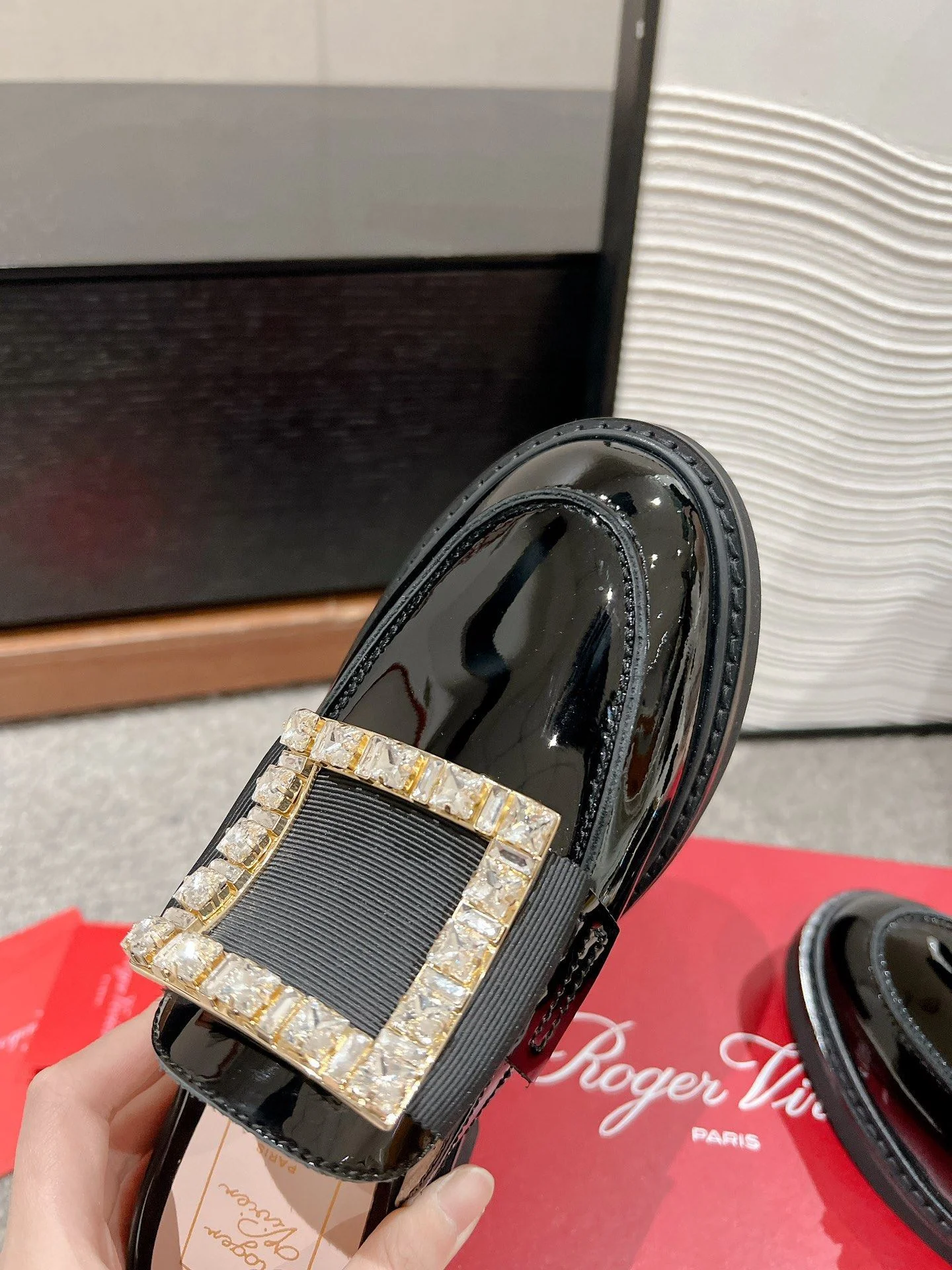 Sleek Roger Vivier Sandals 5842